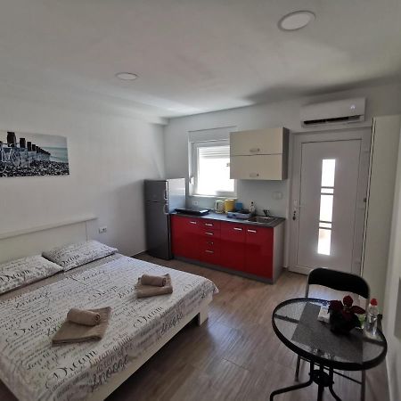 Twins Apartment Pula Exterior photo