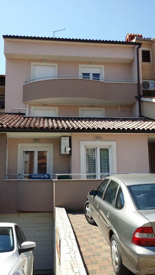 Twins Apartment Pula Exterior photo